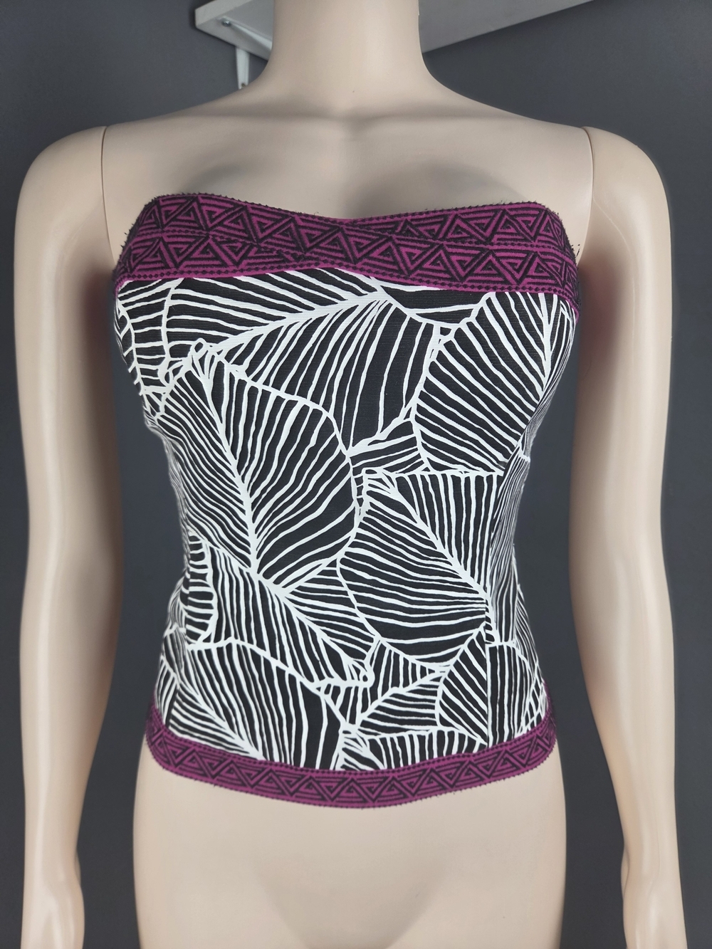 Strapless Black & White Leaf-Print Crop Top with Magenta Trim